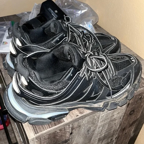 These are size 11 size 45 in uk Balenciaga good condition only be worn once Balenciaga Shoes and Clothing Size Chart Guide: Men main image 2